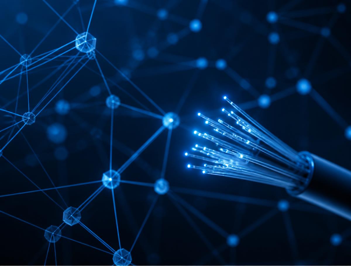 Cabo de fibra óptica conectado a uma malha de rede iluminada